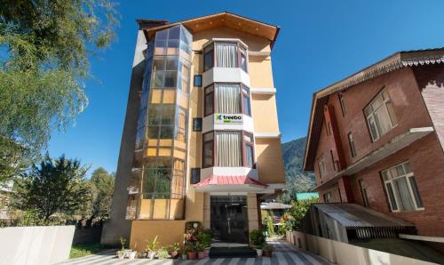 treebo ambika residency near hidimba devi temple