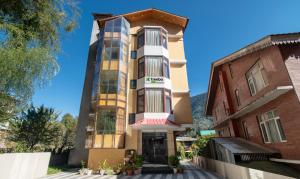 treebo ambika residency near hidimba devi temple