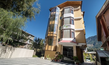 treebo ambika residency near hidimba devi temple
