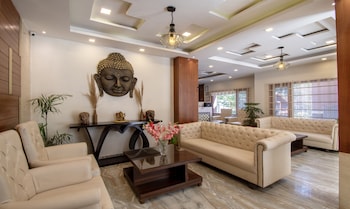 treebo ambika residency near hidimba devi temple