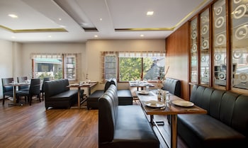 treebo ambika residency near hidimba devi temple