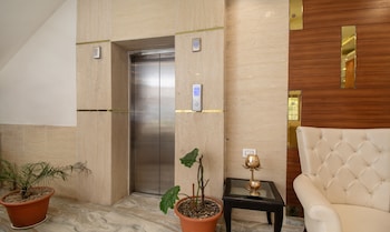 treebo ambika residency near hidimba devi temple
