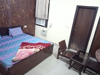 akash guest house