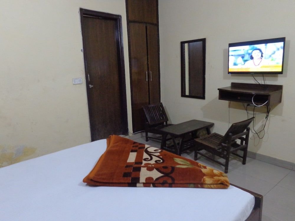 akash guest house