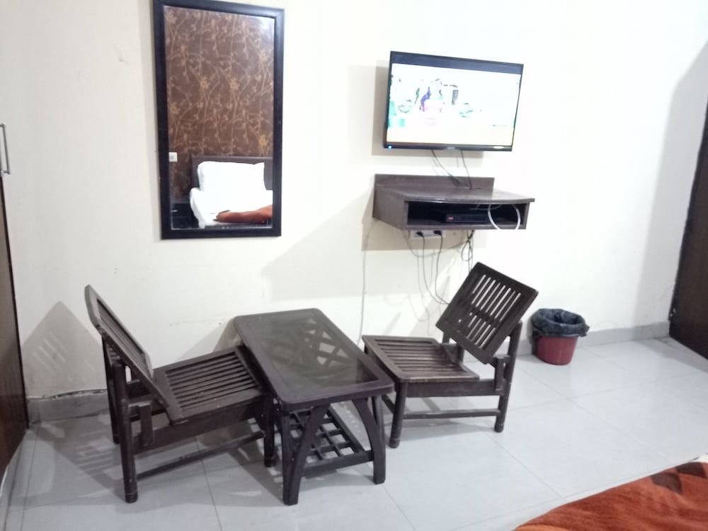 akash guest house