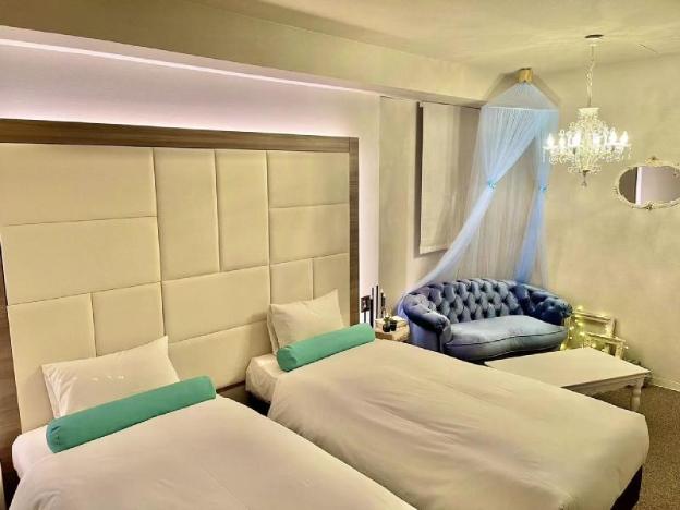 doutonbori crystal hotel