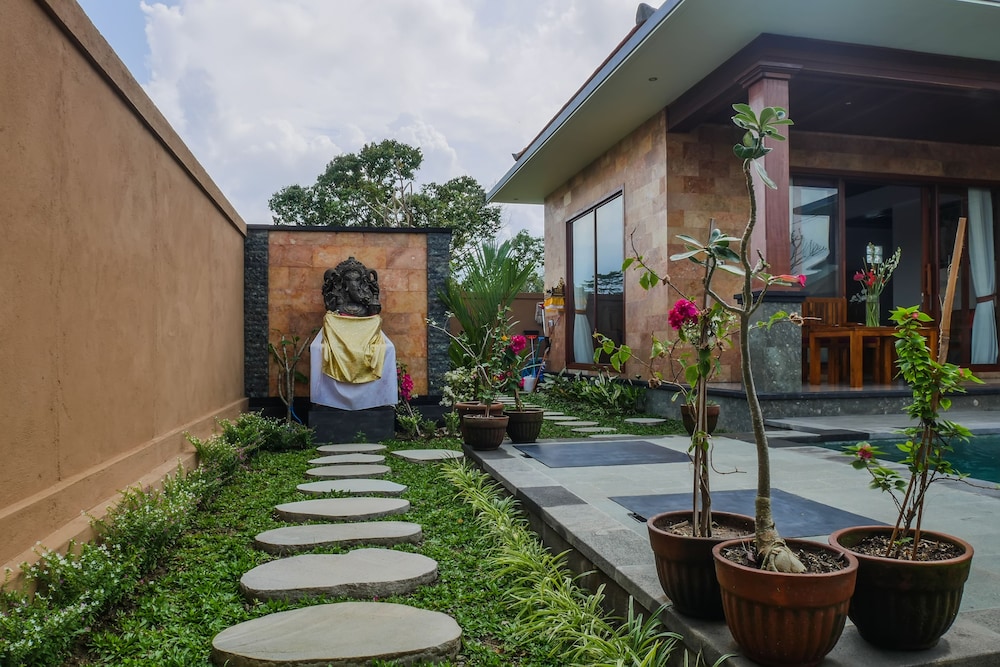 uma galih ubud villa