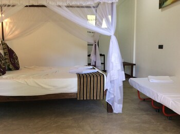 sigiriya rock hide