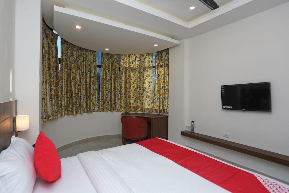 oyo flagship 18533 tulip inn