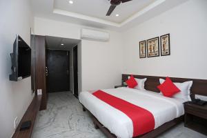 oyo flagship 18533 tulip inn