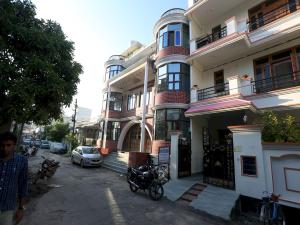 oyo flagship 18533 tulip inn