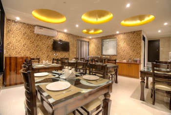 hotel paragon suites