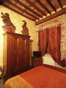 Luxury Corte Di Re Artu,Capannori>>Barga,3 star