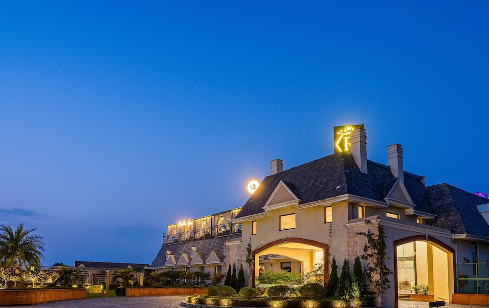the radiant resort