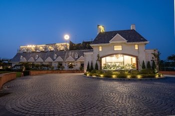 the radiant resort