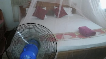 thevindu guest and red mud resturent