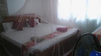 thevindu guest and red mud resturent