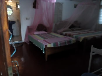 thevindu guest and red mud resturent