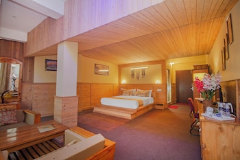 queens hill hotel and resorts