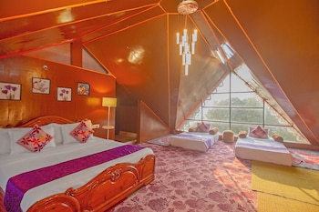 queens hill hotel and resorts