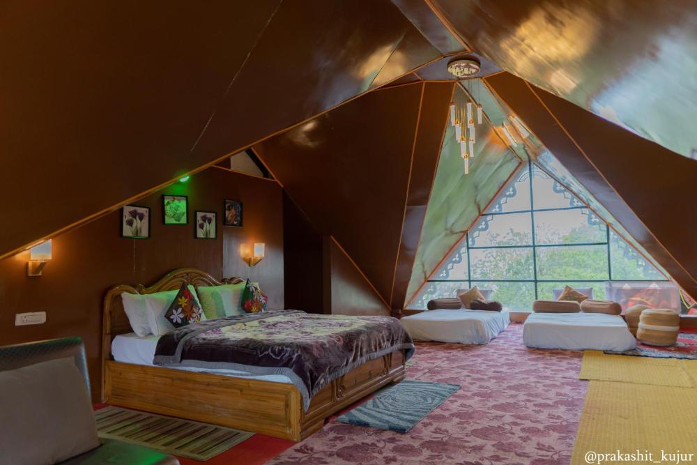 queens hill hotel and resorts