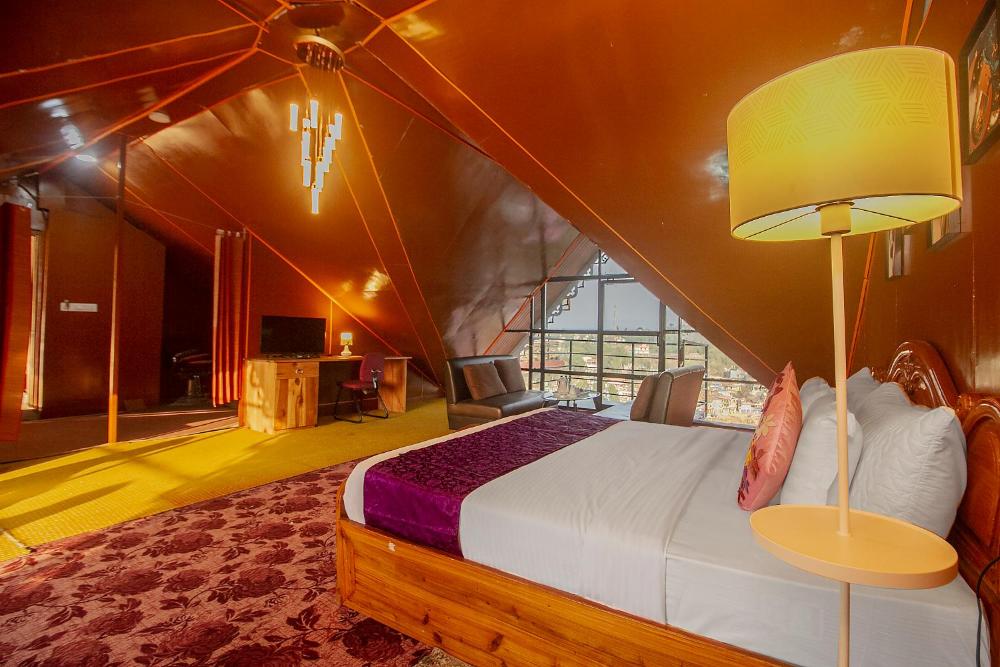 queens hill hotel and resorts