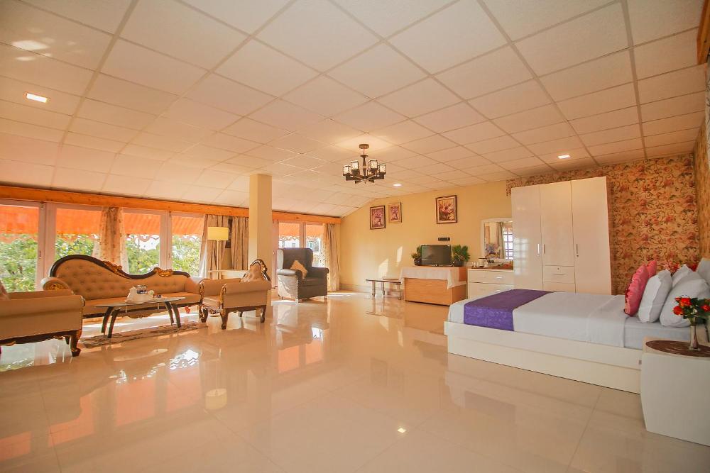 queens hill hotel and resorts