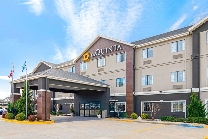 La Quinta Inn & Suites By Wyndham Ada