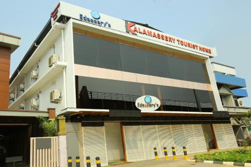 capital o 22459 edasserys kalamassery tourist home