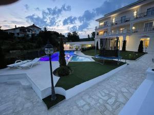 Aleksion Palace,,3 star