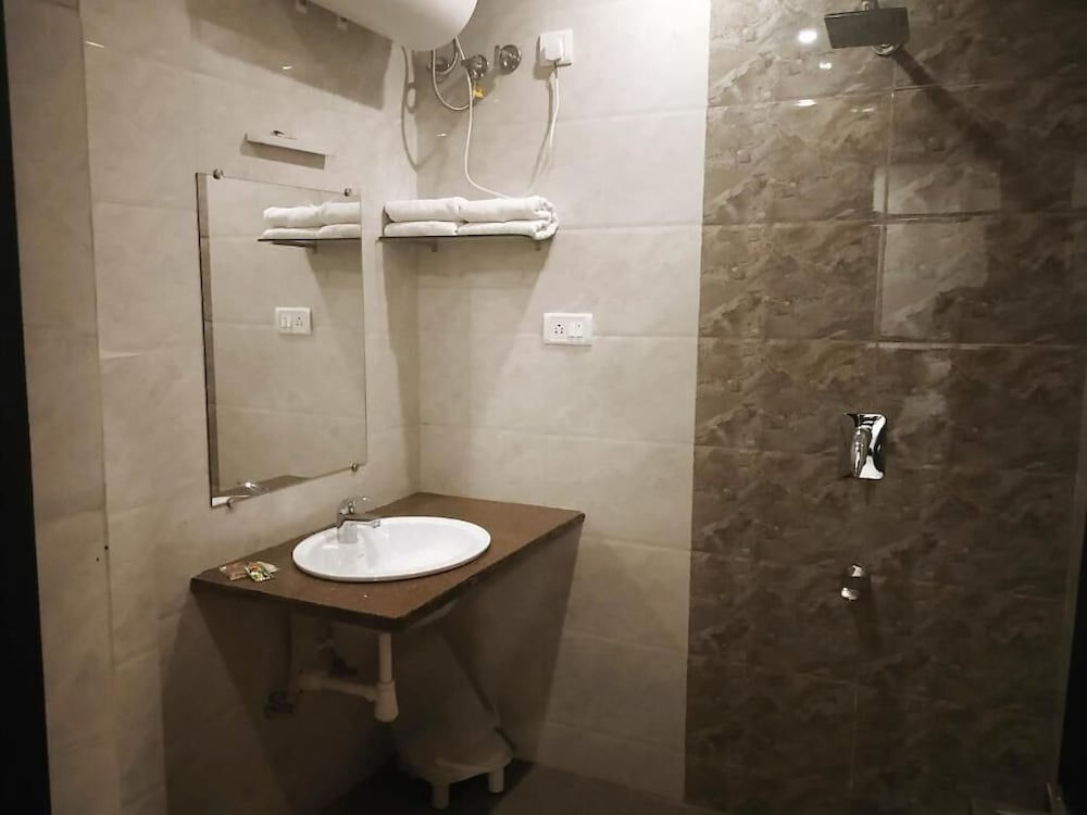 hotel suryansh