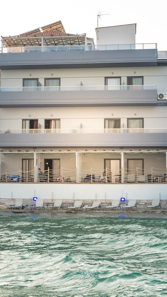 paralia beach boutique hotel