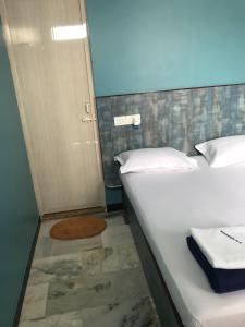 s m mansion near harbour and high court