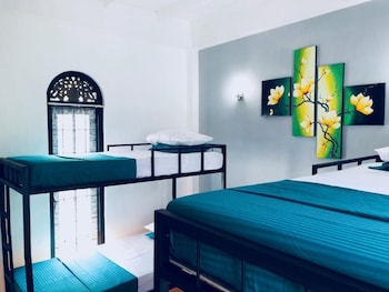 backpack hostel 44