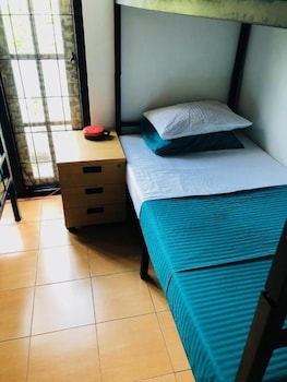 backpack hostel 44