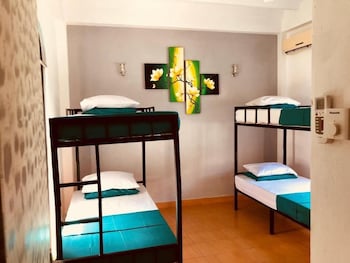 backpack hostel 44