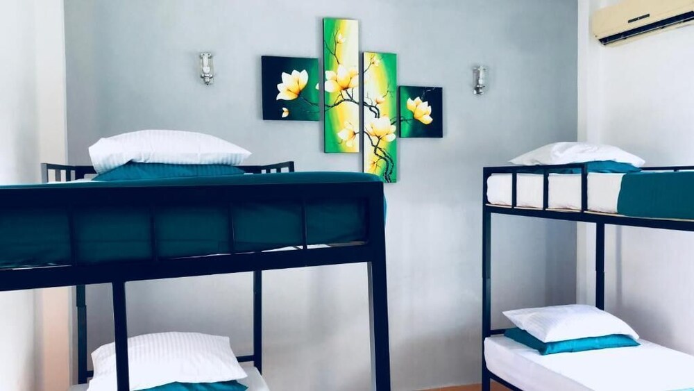 backpack hostel 44