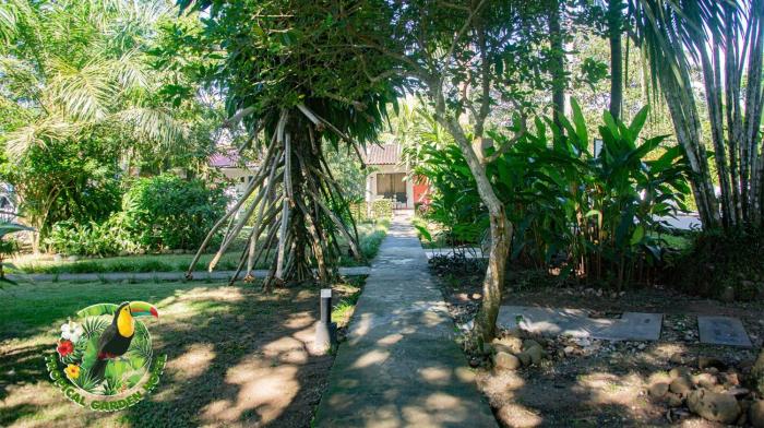 hotel tropical garden