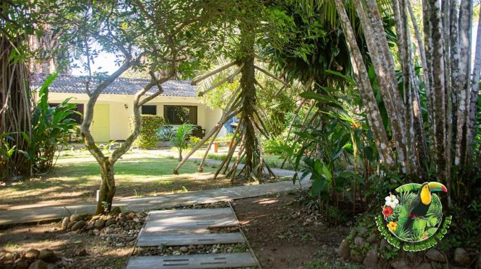 hotel tropical garden