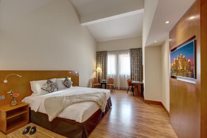 j5 villas holiday homes barsha gardens