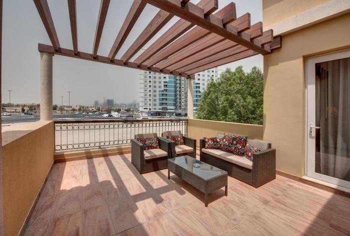 j5 villas holiday homes barsha gardens