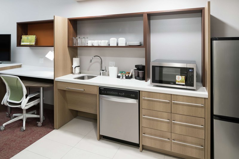home2 suites by hilton orlando airport