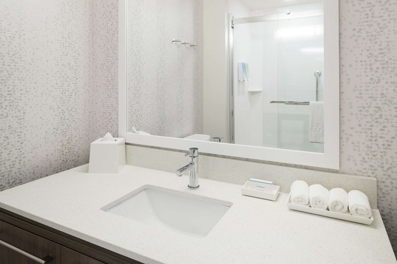 home2 suites by hilton orlando airport