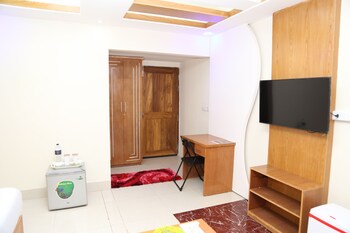 platinum hotel ltd