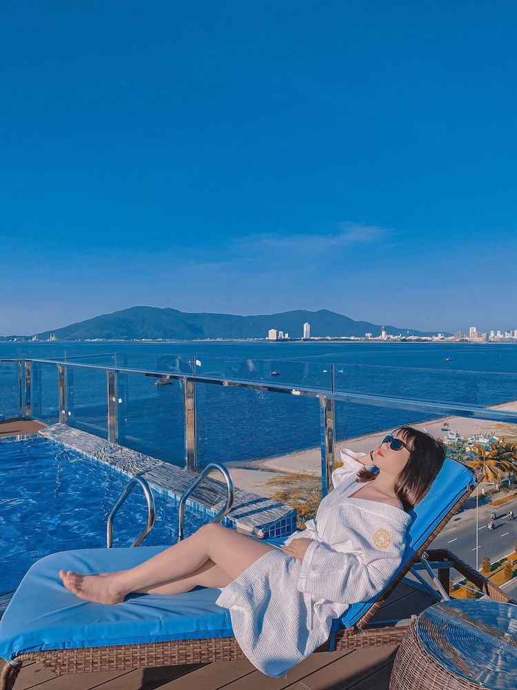 gold boutique hotel da nang