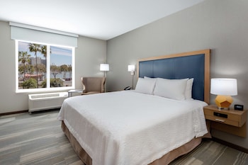 hampton inn and suites san diego airport liberty station