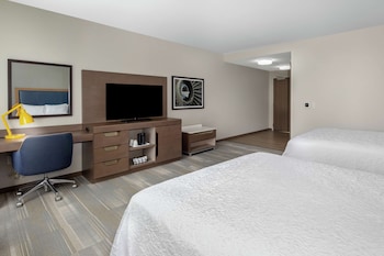 hampton inn and suites san diego airport liberty station