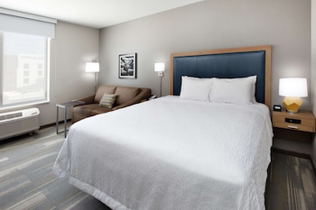 hampton inn and suites san diego airport liberty station