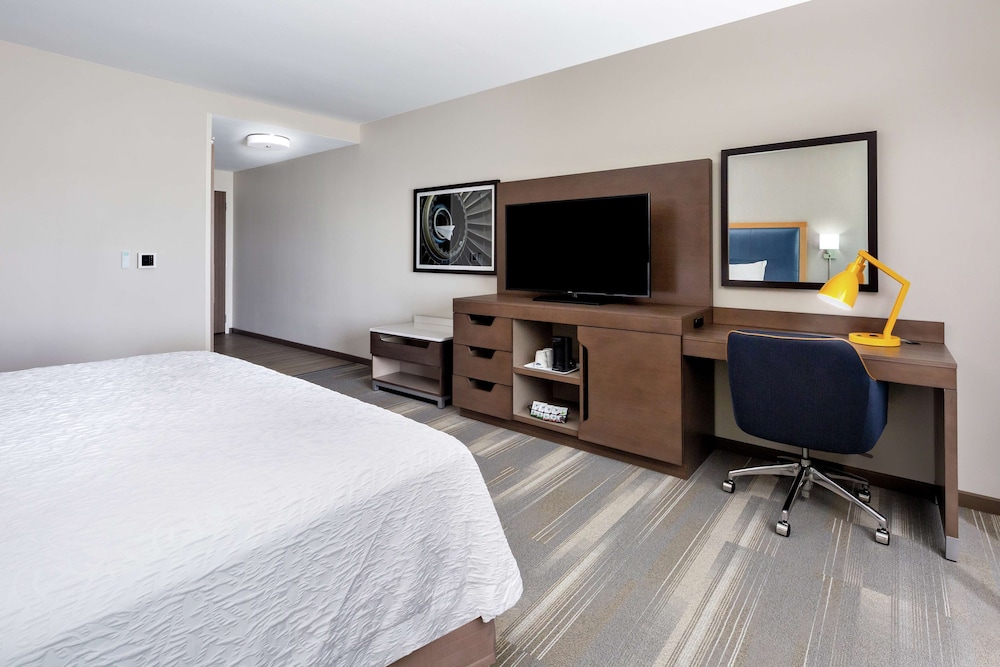 hampton inn and suites san diego airport liberty station