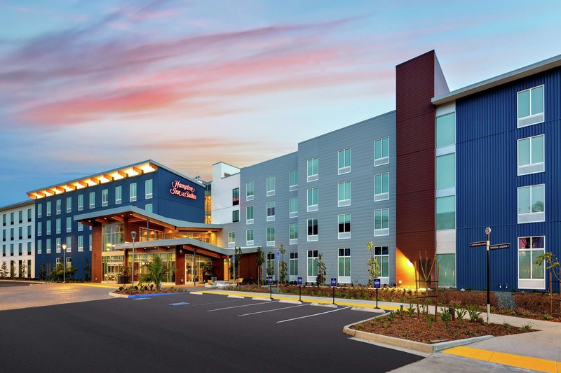 hampton inn and suites san diego airport liberty station